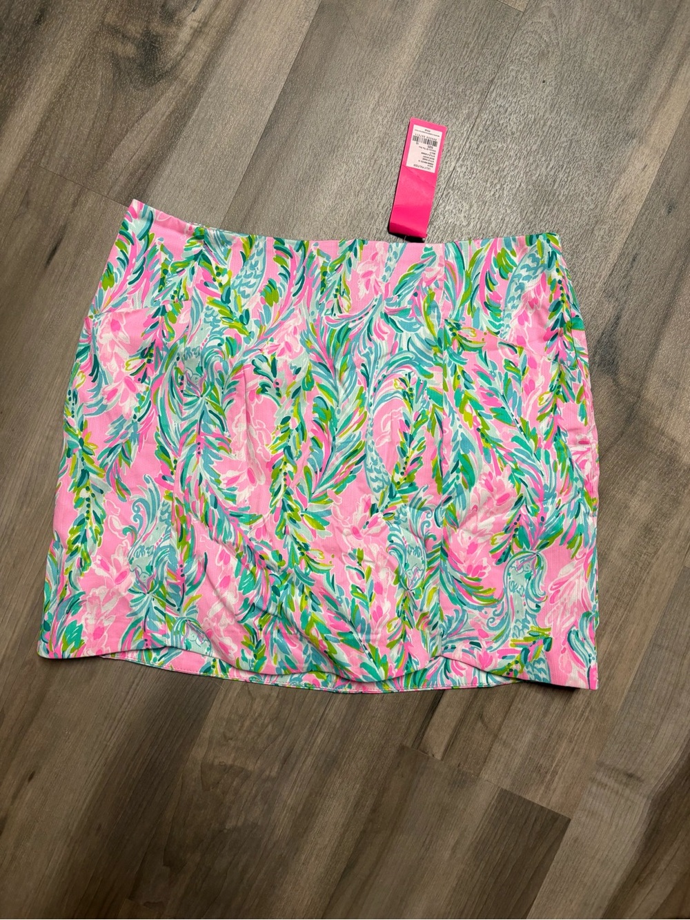 NWT Lilly Pulitzer- skort size 10 in unicorn of the sea